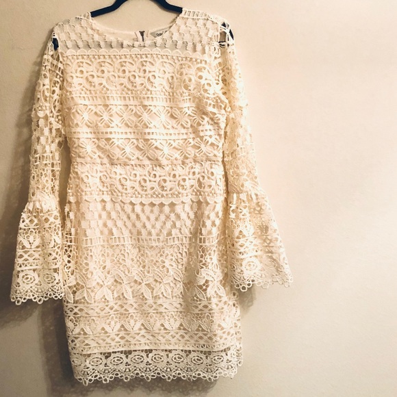 Davi & Dani Dresses & Skirts - NWT Sz L Davi & Dani Crochet Flared Sleeve Dress